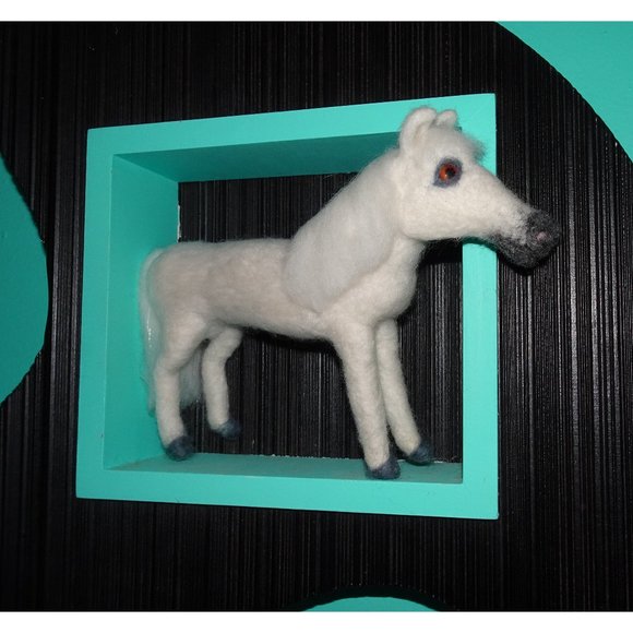 Needle Felting White Horse hand made - Picture 3 of 10